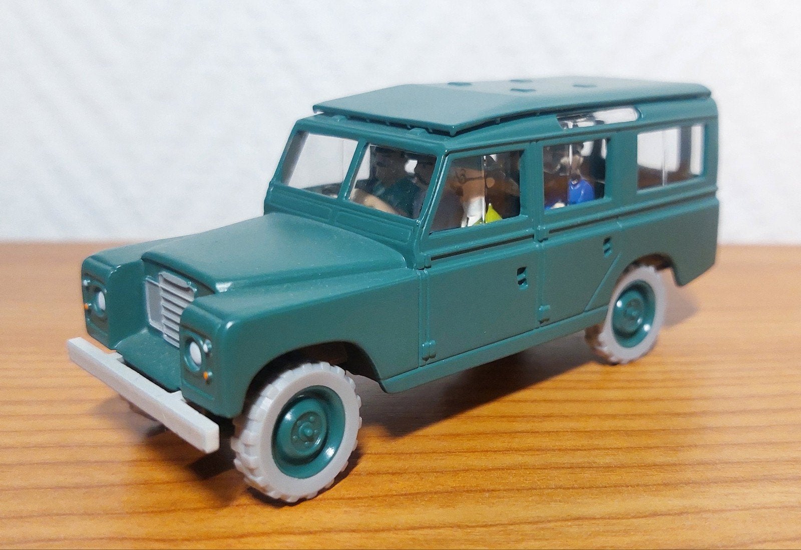 Voiture TINTIN Atlas 1/43 'Land Rover de General Tapioca', Collections, Enlèvement ou Envoi, Tintin, Comme neuf, Statue ou Figurine
