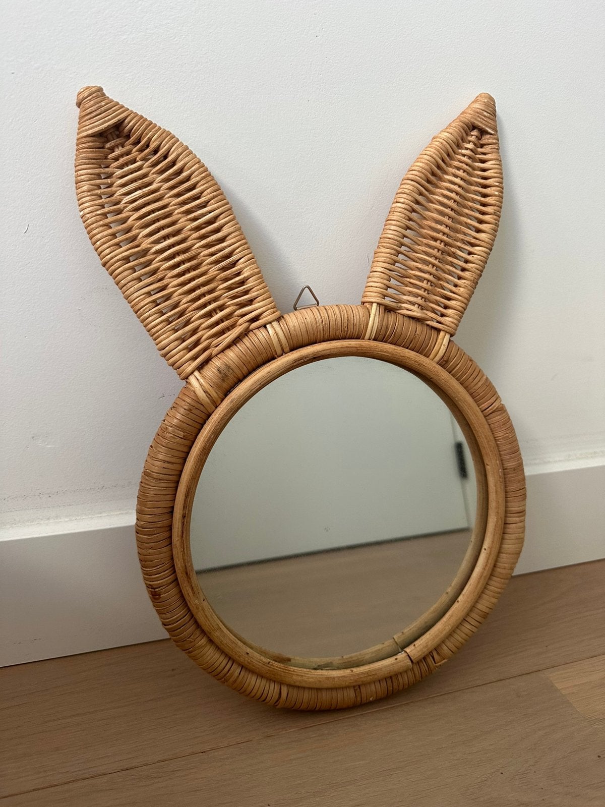 Rotan spiegel konijn, Huis en Inrichting, Ophalen, Zo goed als nieuw