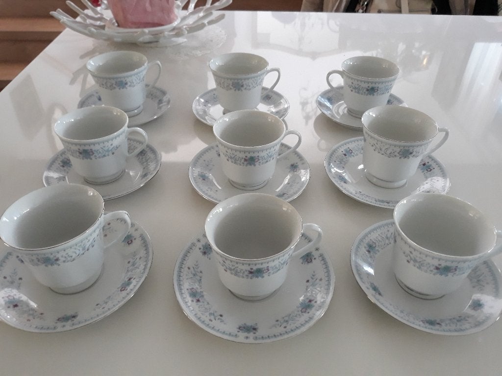 9 koffietassen met ondertas plus 8 dessertborden, Huis en Inrichting, Keuken | Servies, Ophalen, Zo goed als nieuw, Porselein