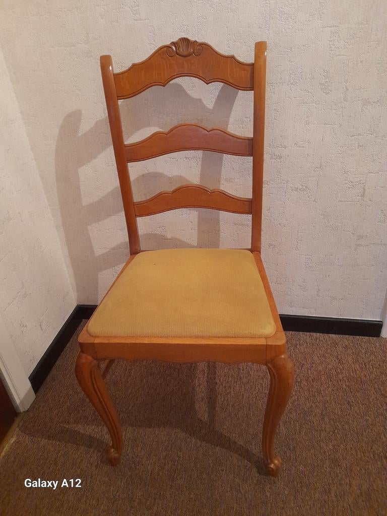 Chaise de style en chêne,  assise confortable tissus, Enlèvement