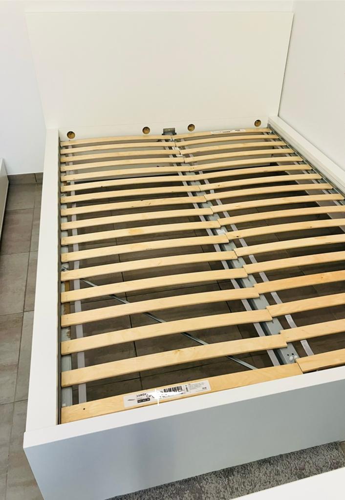 Malm Ikea bed 140 met lattenbodem, nachtkast en  bedlades, Huis en Inrichting, Slaapkamer | Matrassen en Bedbodems, Zo goed als nieuw