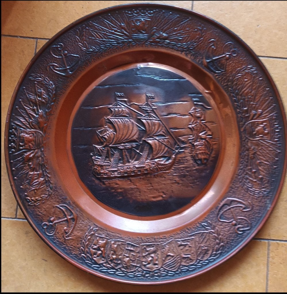 Koperen schaal met afbeelding zeilschip, Antiek en Kunst, Ophalen, Koper