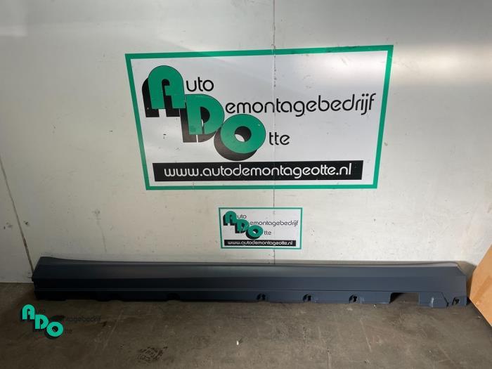 Zijskirt rechts van een Mercedes GLK-Klasse (GLK-Klasse 08-), -, Nieuw, Ophalen of Verzenden, -