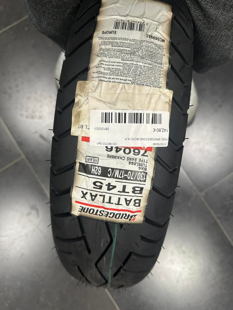 Pneu 130 70 17 brigestone, Ophalen