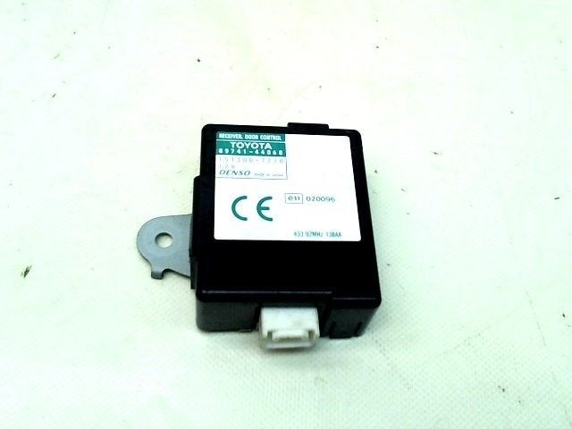ORDINATEUR VEROUILLAGE CENTRALISE Avensis Verso (M20), Utilisé, Toyota