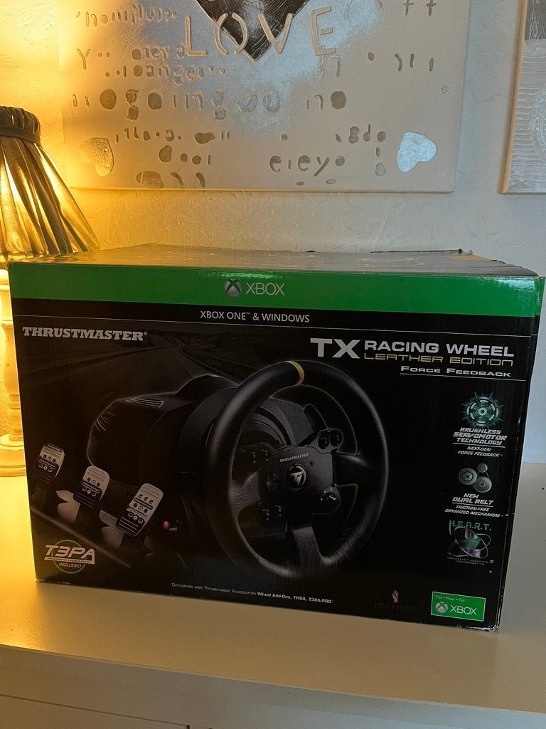 Thrustmaster TX Leather Edition + pedalen, Enlèvement, Comme neuf, Thrustmaster