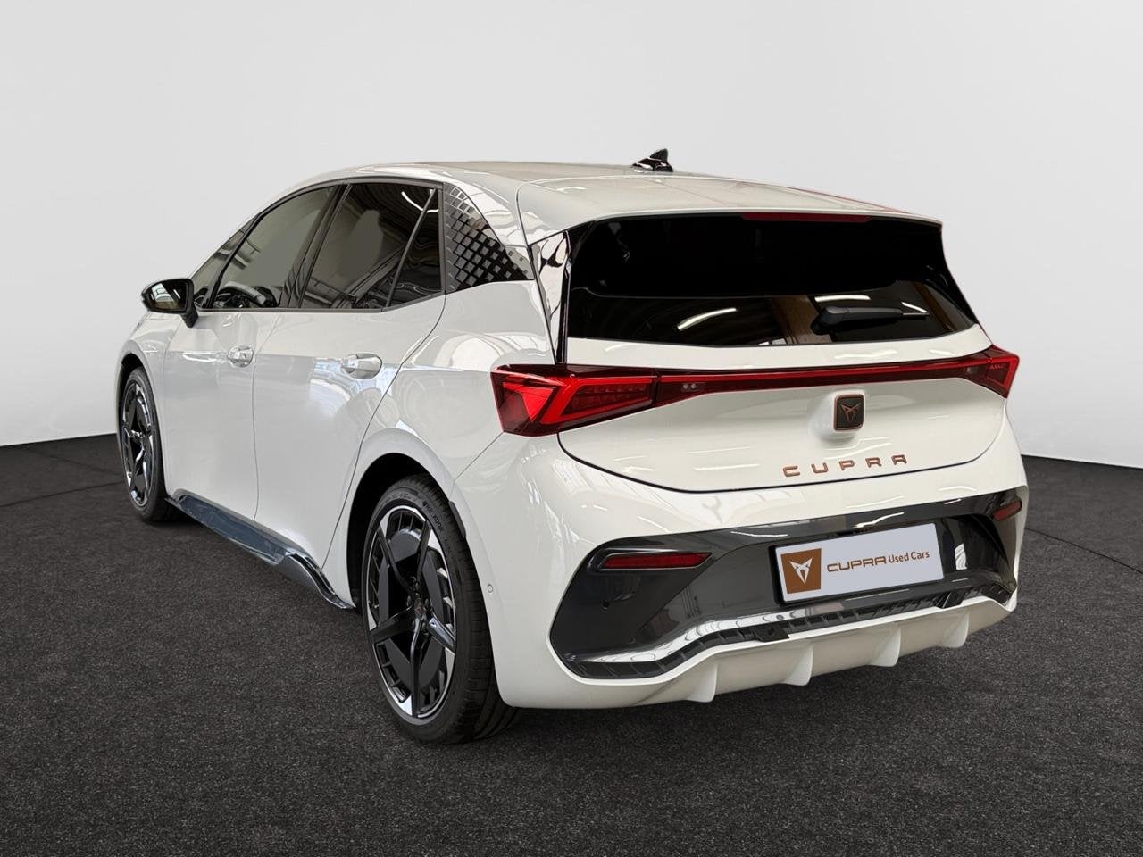 Cupra Born 77 kWh eBoost Business, Autos, Achat, Automatique, Blanc, https://public.car-pass.be/vhr/d34e71b2-1398-46dc-be9a-0f8f6855d241