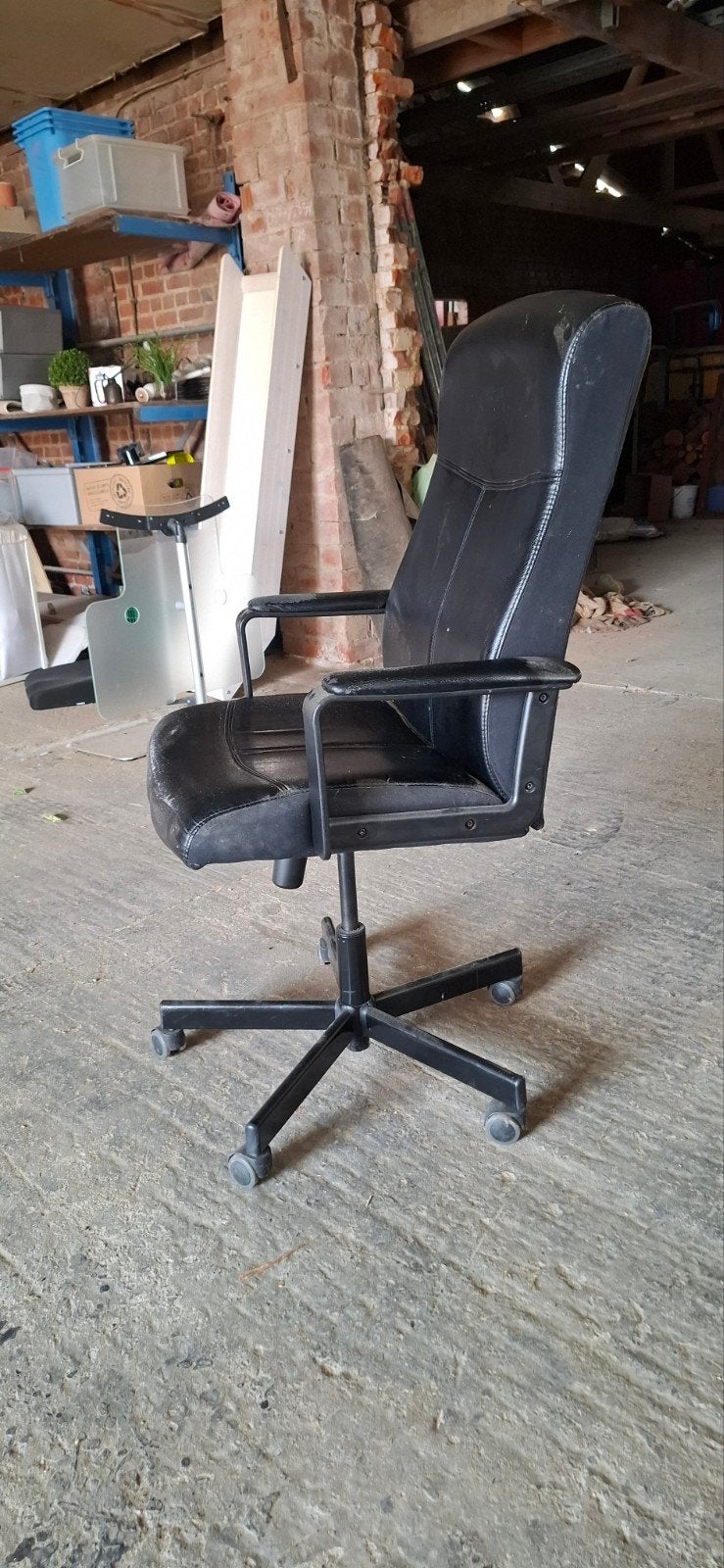 2 bureaustoelen, Ophalen