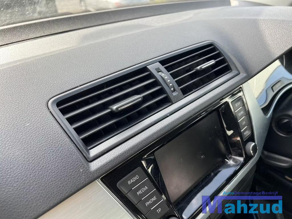 SKODA FABIA 3 luchtrooster midden dashboard 2014-2021, Infoline@skoda-auto.cz, Tr. Vaclava Klementa 869
293 01  Mlada Boleslav, CZ