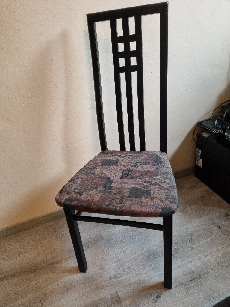 Stoel Gratis, Maison & Meubles, Chaises, Autres couleurs, Enlèvement, Tissus, Cinq, Six Chaises ou plus
