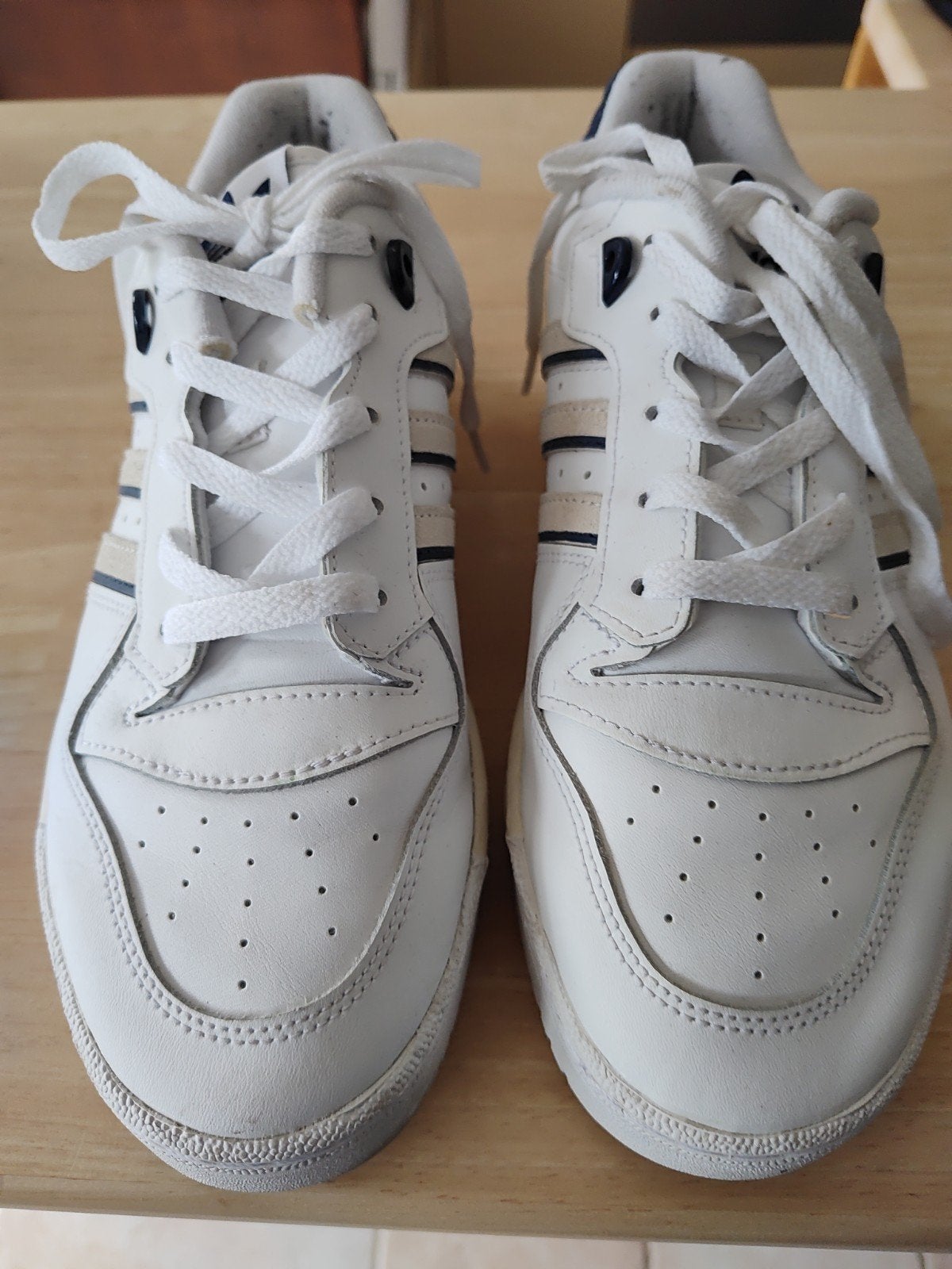 Baskets basses Adidas taille 42, Enlèvement ou Envoi, Adidas