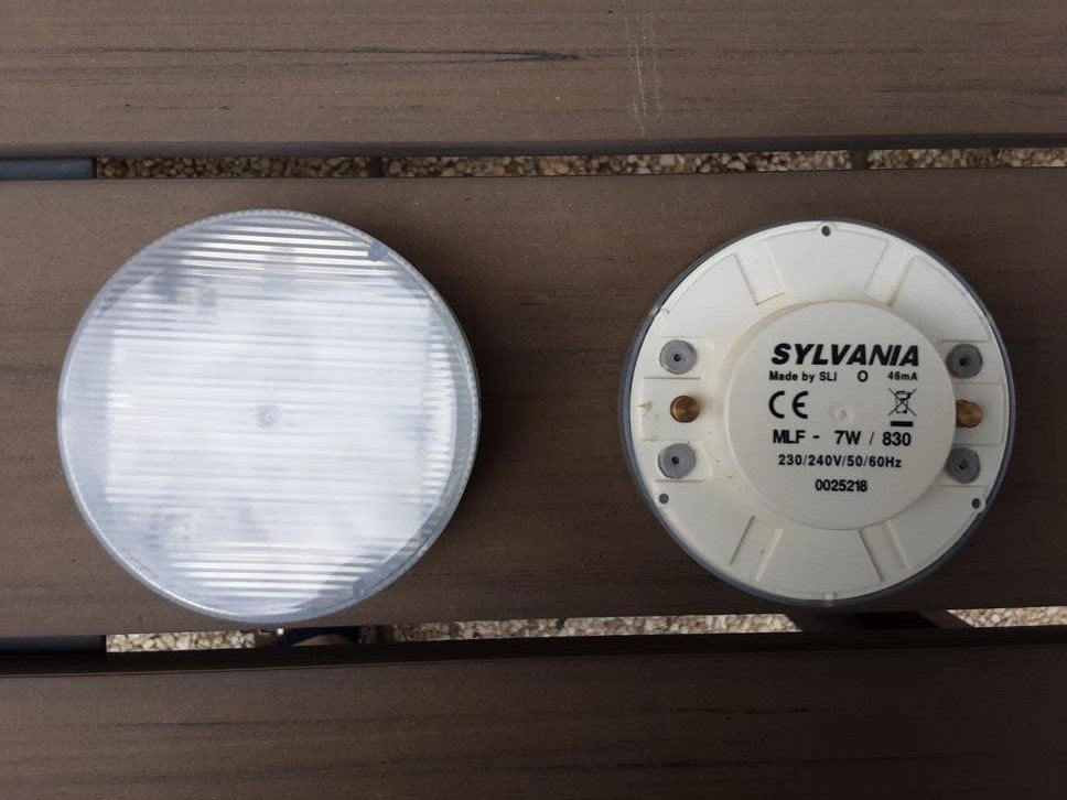 5 LAMPES À ÉCONOMIE D'ÉNERGIE SYLVANA 830, Enlèvement ou Envoi