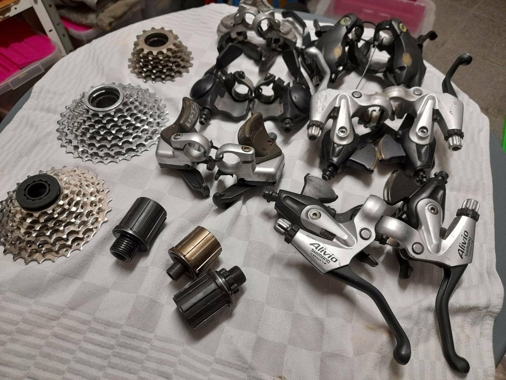 Groot lot fietsonderdelen (Shimano Alivio/Nexus,....), Fietsen en Brommers, Ophalen, Overige materialen, Overige typen, Zo goed als nieuw