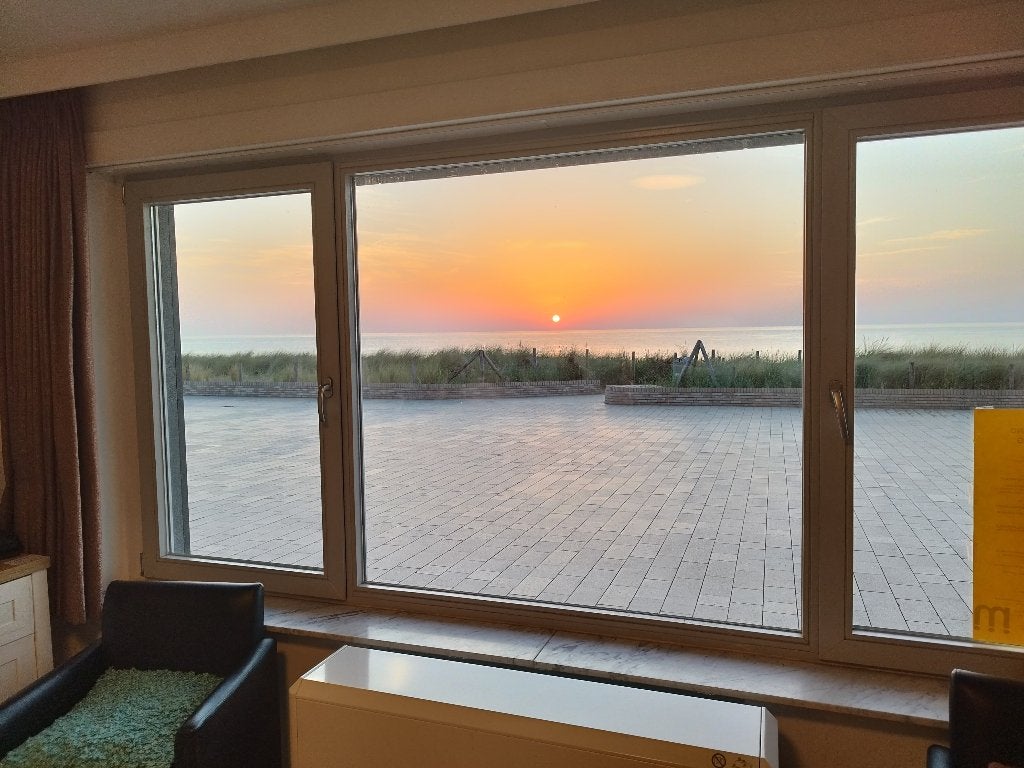 app. te huur Westende zeedijk 2 slaapk. in september gelijkv, Immo, Appartementen en Studio's te huur, 50 m² of meer, Provincie West-Vlaanderen