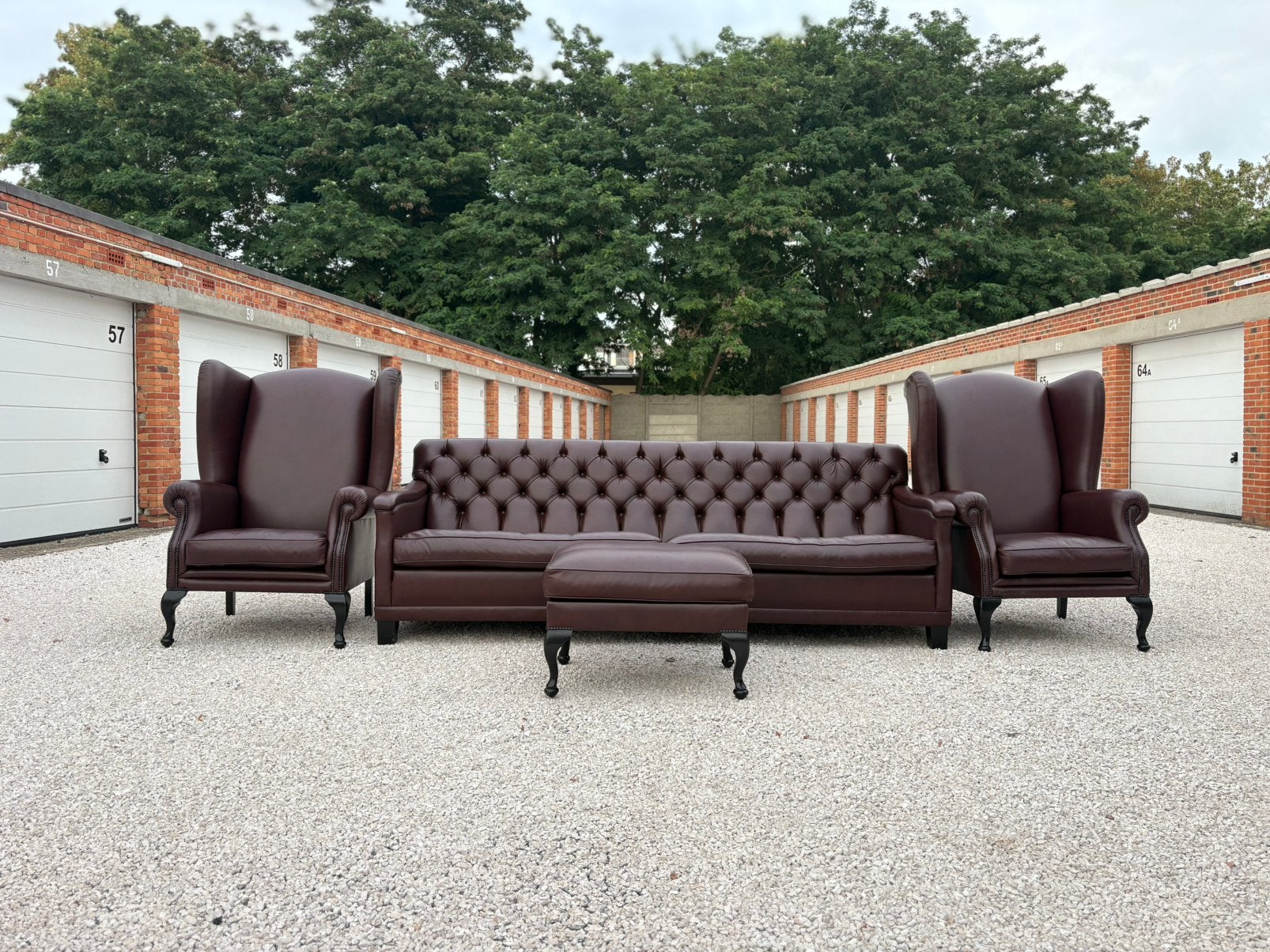 Chesterfield 4+1+1 + POUF + LIVRAISON, Maison & Meubles, Enlèvement ou Envoi, Cuir