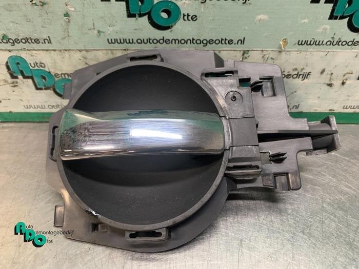 Poignée portière 2portes droite d'un Citroen C2 (C2 03-), -, 3 mois de garantie, Utilisé, -