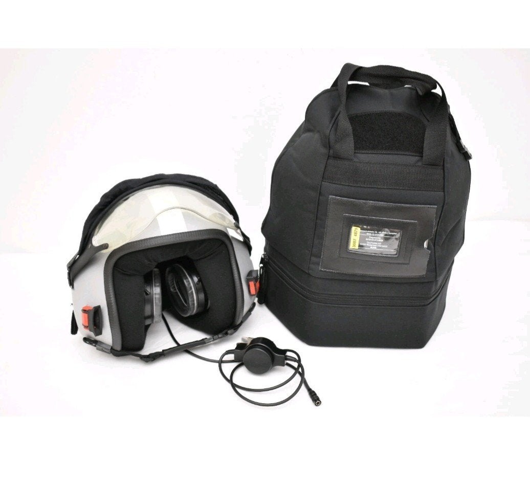 helm en tas Duitse Typhoon crew, Verzamelen, Ophalen of Verzenden
