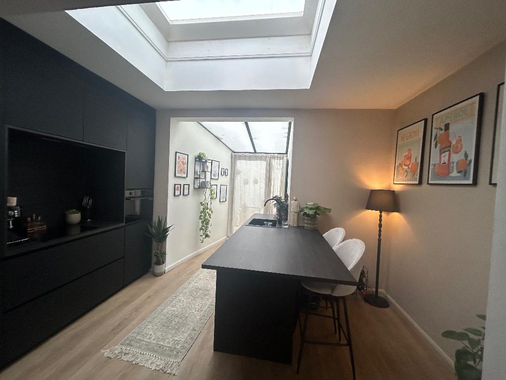 Gerenoveerd huis met 2 slaapkamers, dakterras en koer, Immo, Maisons à vendre, Maison 2 façades, 120 m², Antwerpen, Anvers (ville)