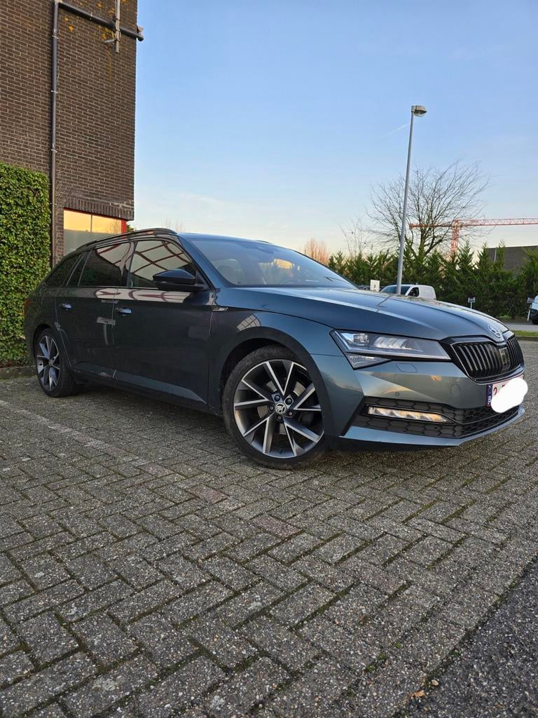 Skoda superb sportline DSG, Autos, Skoda, Achat, Alarme, Noir, 5 portes