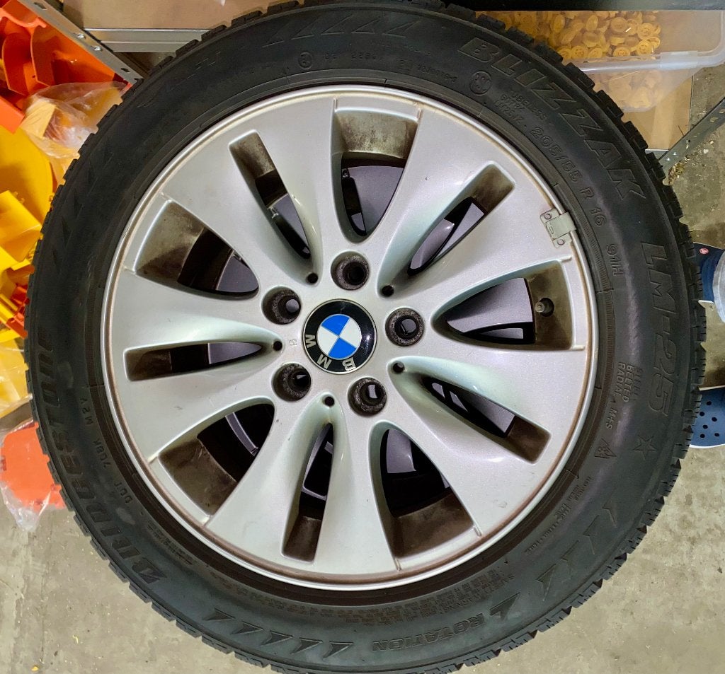 Pneus et jantes BMW, Autos : Pièces & Accessoires, Pneus & Jantes, Pneus hiver, 16 pouces, Véhicule de tourisme, 205 mm