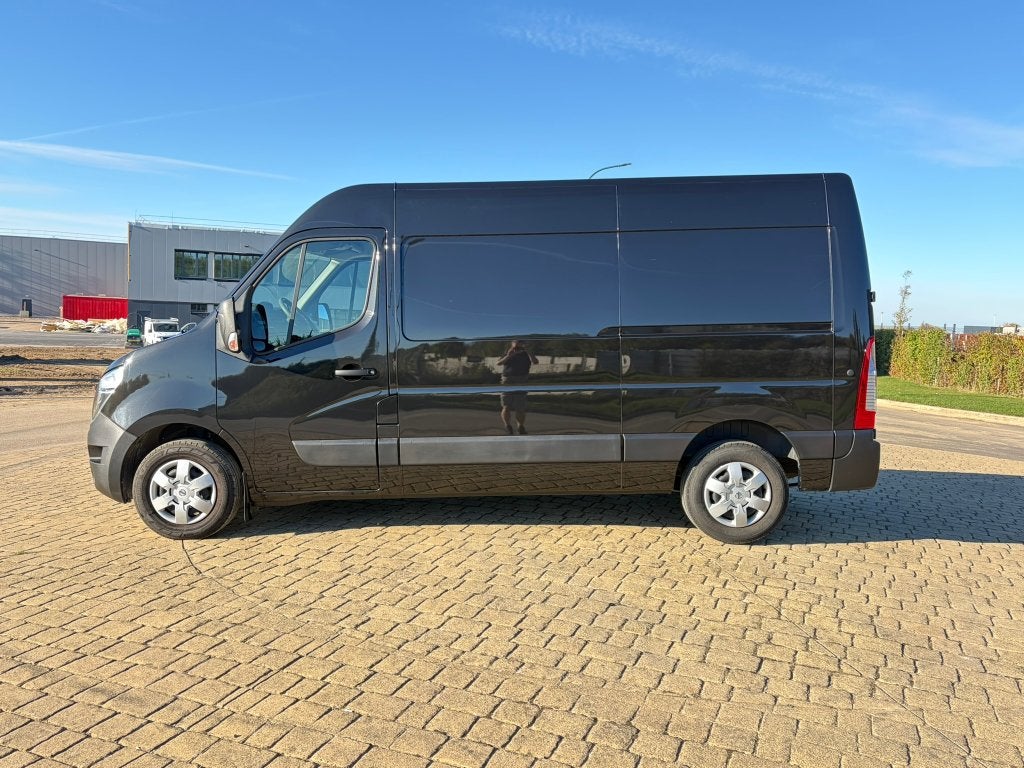 Renault Master L2H2 2.3 150cv / 21479,34€ htva, Entreprise, Noir, 5 portes, Diesel