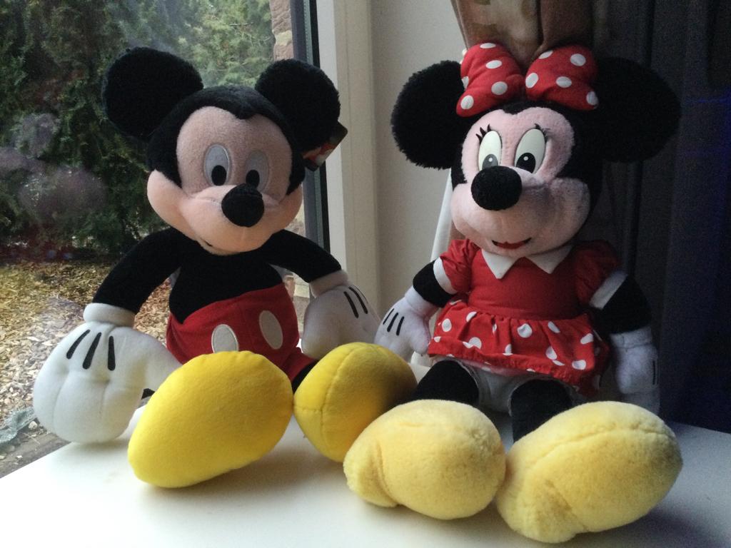 Pluche Mickey en/of Minnie Mouse, Kinderen en Baby's, Speelgoed | Knuffels en Pluche, Ophalen, Zo goed als nieuw