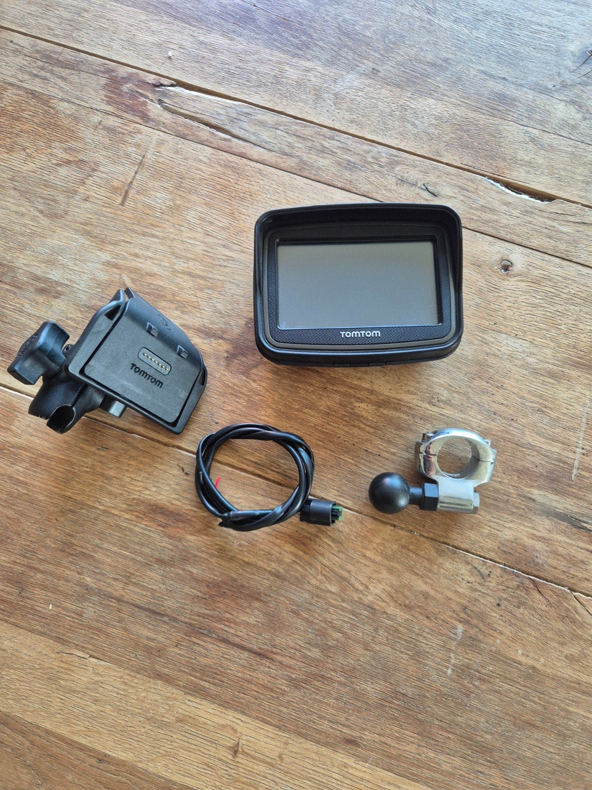Tomtom Rider V4, Motoren, Ophalen