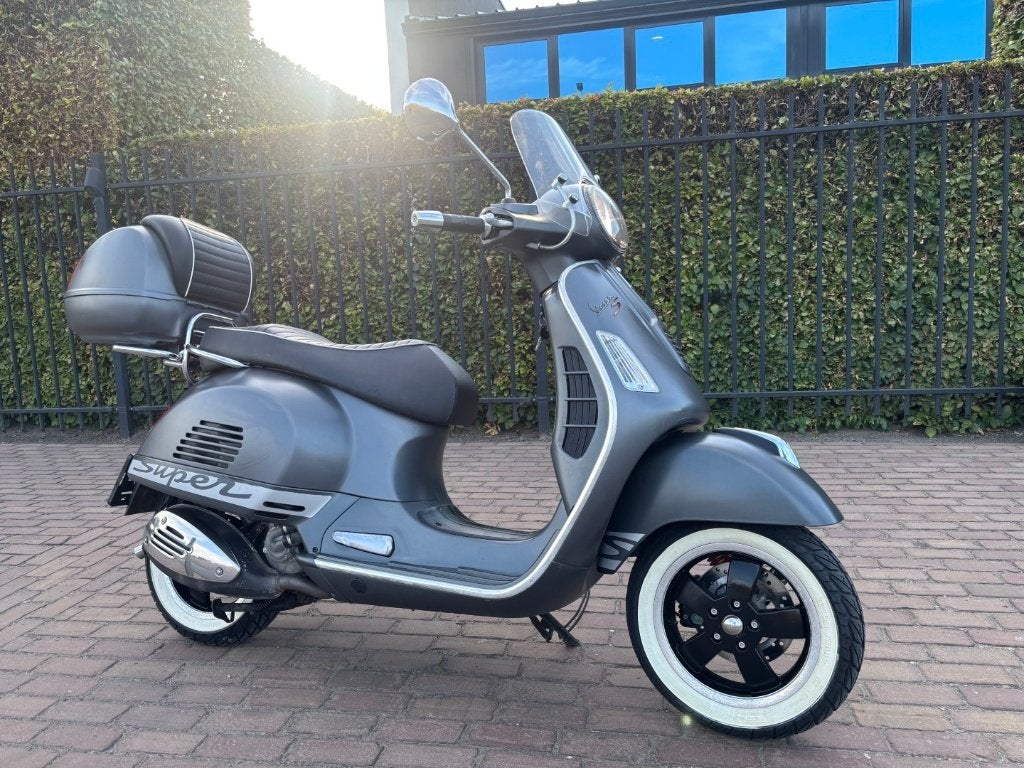 Vespa Gts 300 Super sport, Motoren, Motoren | Piaggio, Scooter, Bedrijf, Minimaal motorrijbewijs A2, Automaat