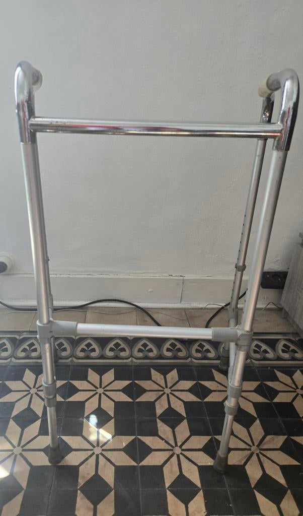 Deambulateur Tribune, Enlèvement