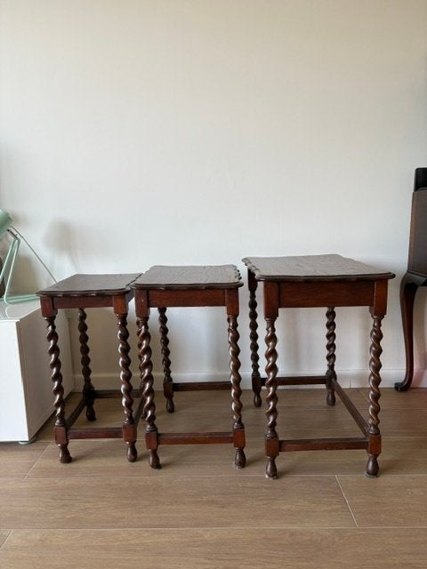 Set van 3 bijzettafels in Art Deco-stijl met Gedraaide Poten, Ophalen