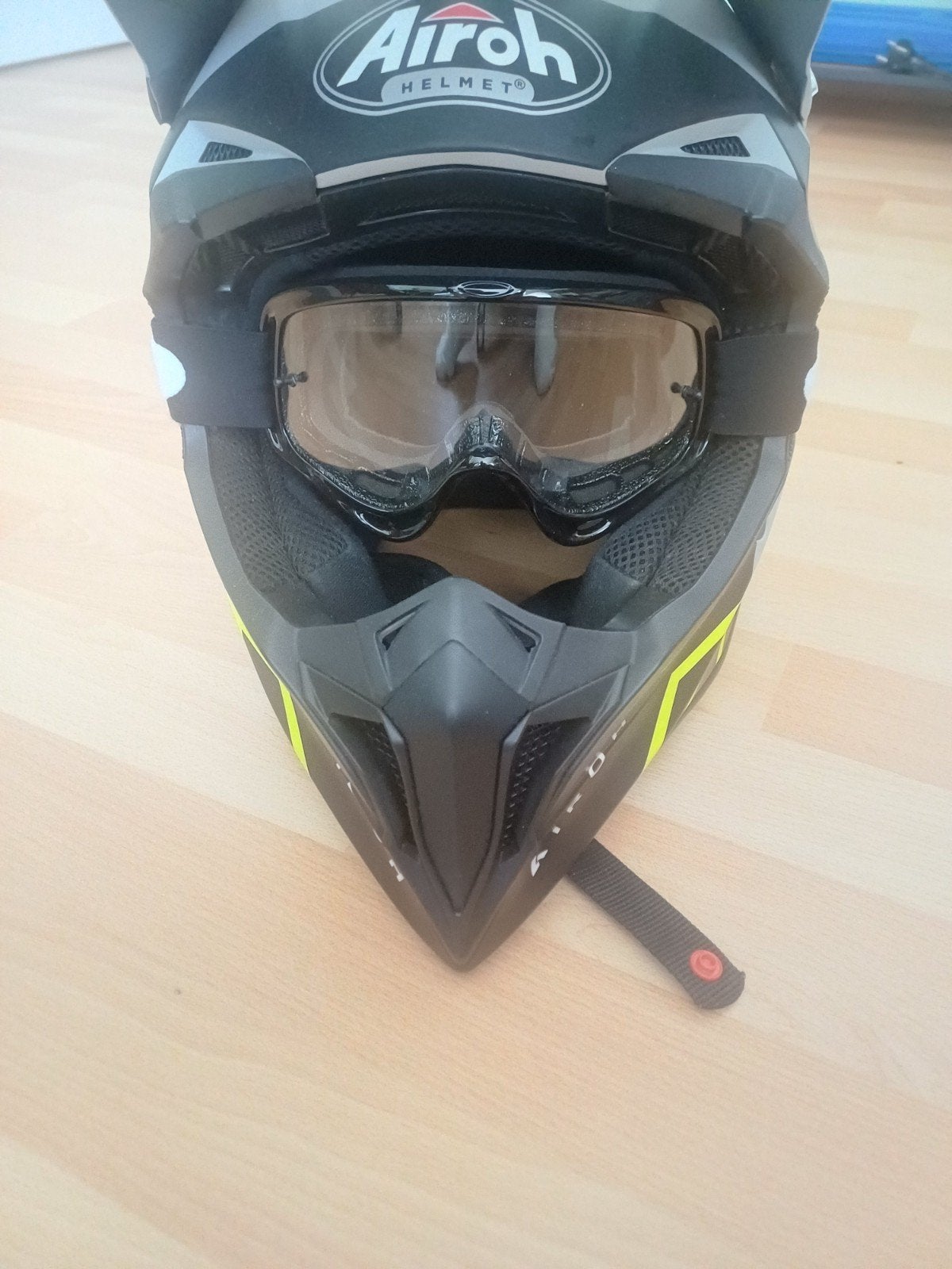 Airoh crosshelm maat medium, Ophalen