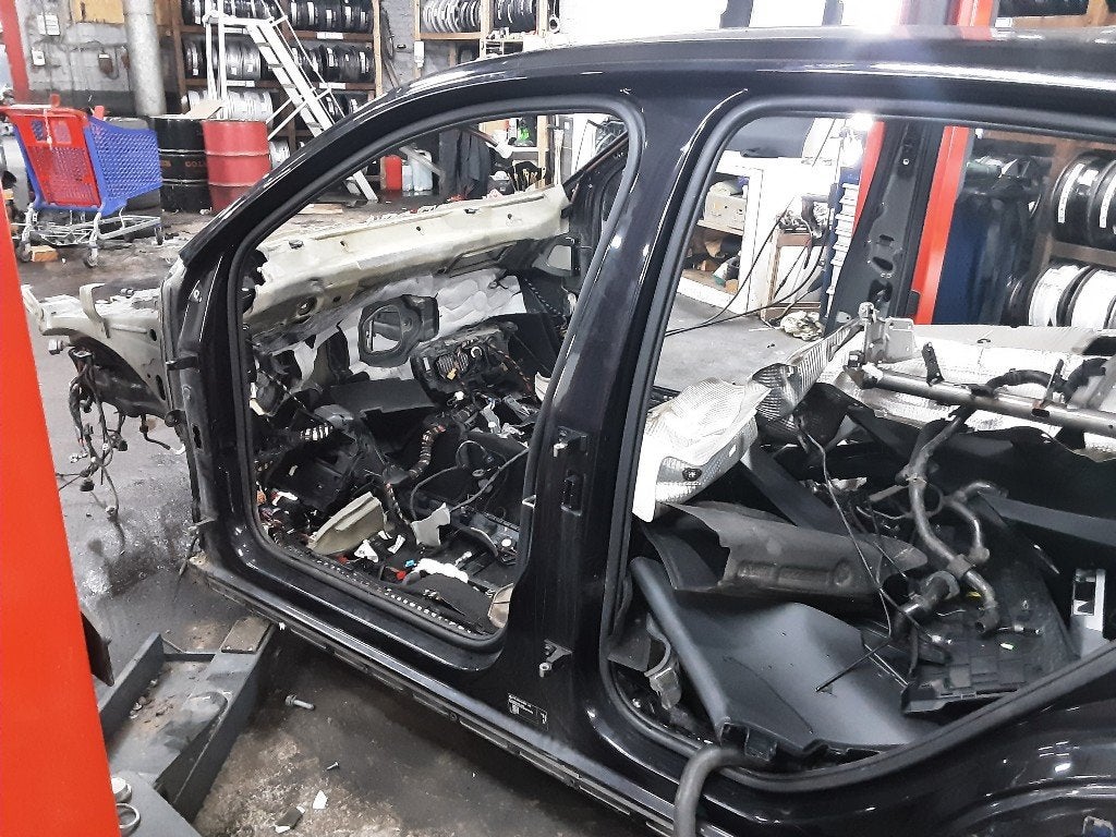 DIVERS MONTANT PORTE C G Volkswagen T-Roc I, Volkswagen, Mevr. I. Hauben, Utilisé, Rue de l'Espoir 34 34
4030  GRIVEGNÉE, BE