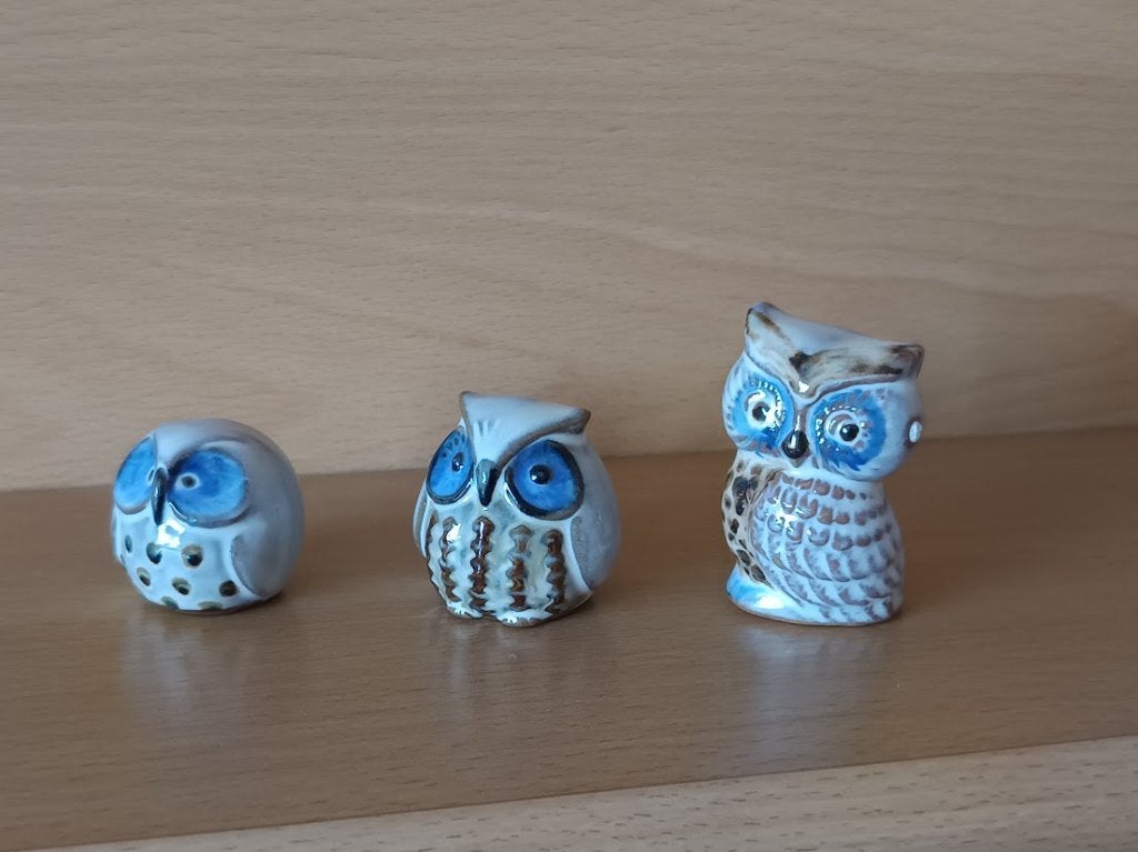 Nieuw: set van 3 steengoed uilen, Verzamelen, Beelden en Beeldjes, Ophalen of Verzenden, Nieuw, Dier