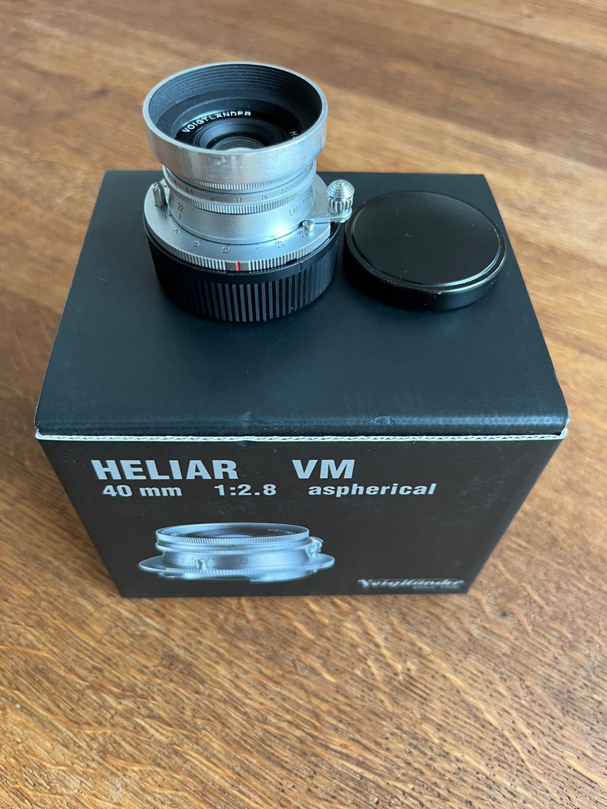 Voigtlander Heliar 40mm f2.8 VM M mount, Enlèvement ou Envoi, Comme neuf, Leica