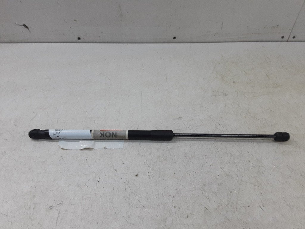 VERIN A GAZ Audi A1 (8X1 / 8XK) (8X3827552), Mevr. I. Hauben, Audi, Utilisé, Rue de l'Espoir 34 34
4030  GRIVEGNÉE, BE