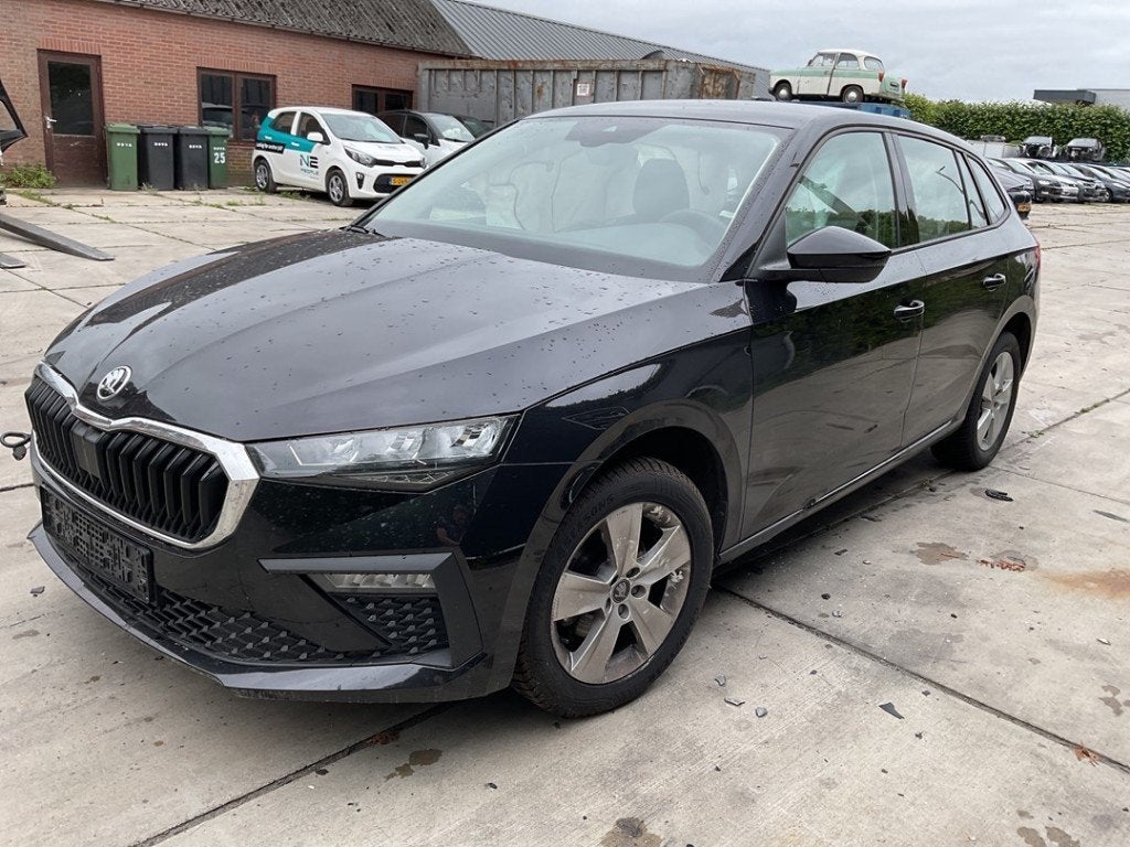 PHARE / OPTIQUE AVANT GAUCHE Skoda Scala (|655941015|), Utilisé, Info@skoda-auto.de, Skoda, Max-Planck-Straße  3-5
64331  Weiterstadt, DE