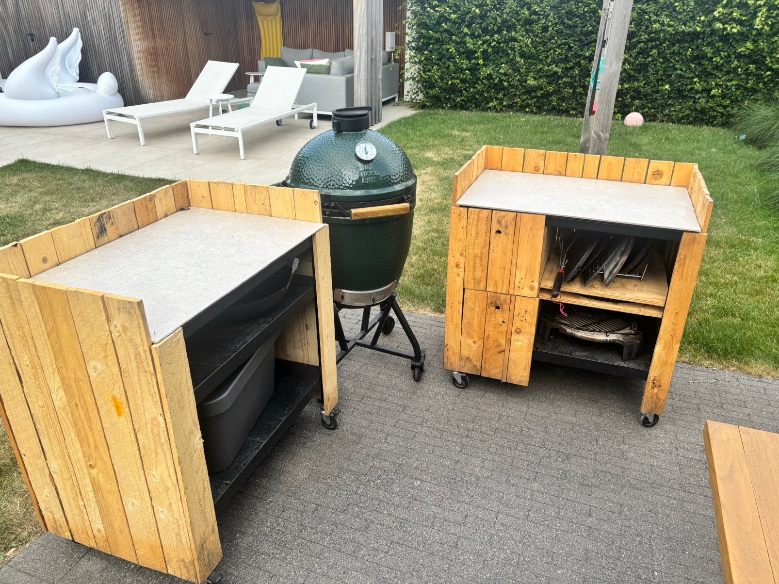Tables de travail pratiques pour barbecue, Jardin & Terrasse, Accessoires pour le barbecue, Utilisé, Enlèvement