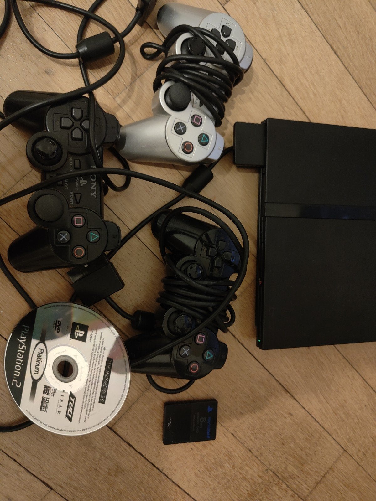 Slim console voor 1 ps2 + 3 controllers + games + bekabeling, Games en Spelcomputers, Spelcomputers | Sony PlayStation 2, Ophalen of Verzenden