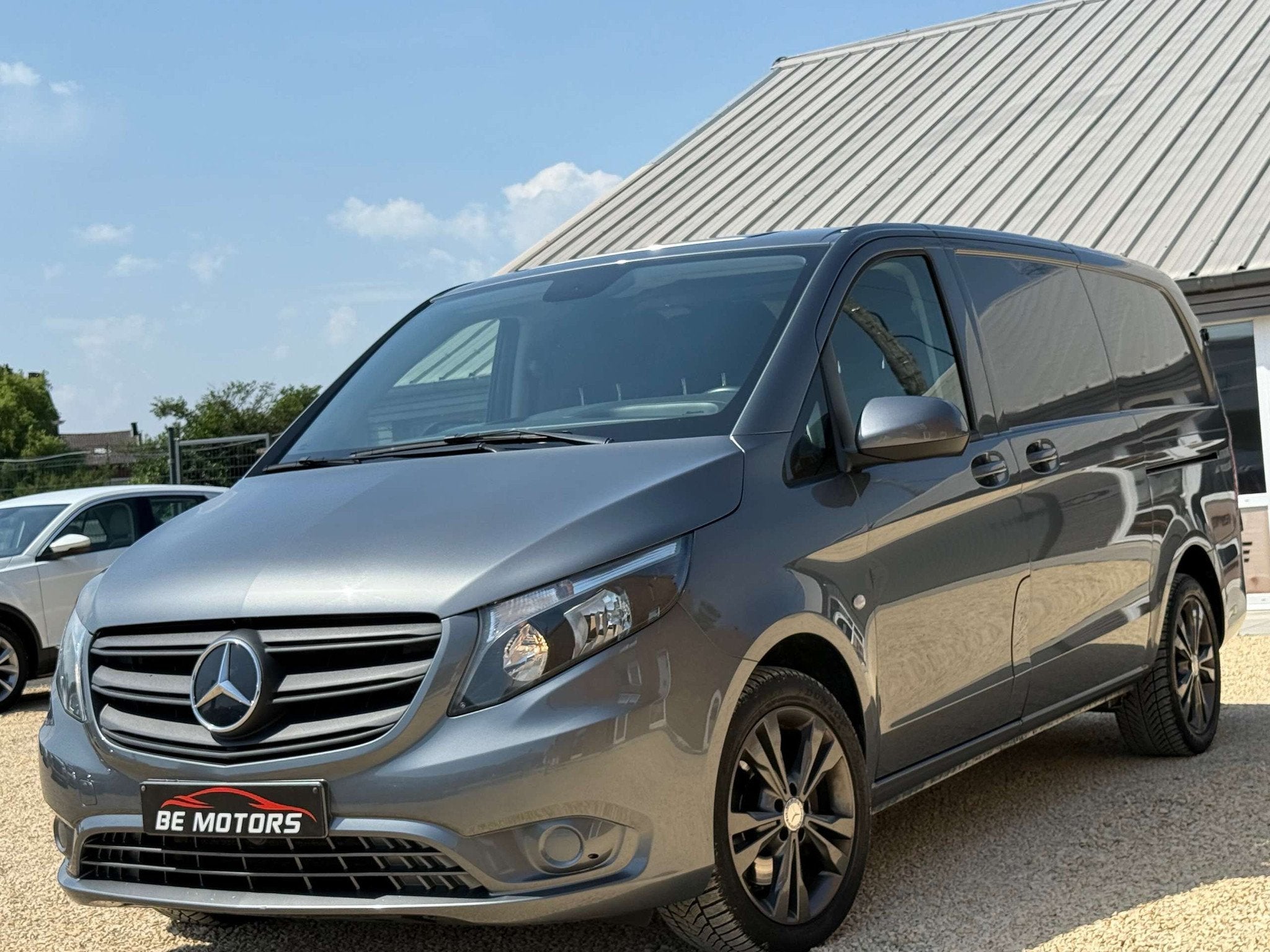 Mercedes-Benz Vito 2.0D 190CV / L2 LONG CHASSIS / TVAC*BTWIN, Auto's, Bestelwagens en Lichte vracht, Automaat, 4 deurs, Gebruikt