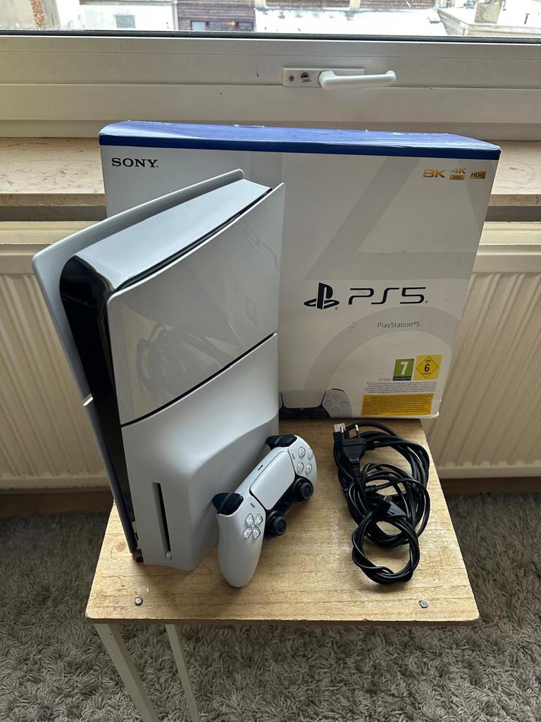 PS5 Slim Disk 1TO + 1 Manette, Enlèvement, Comme neuf, Playstation 5