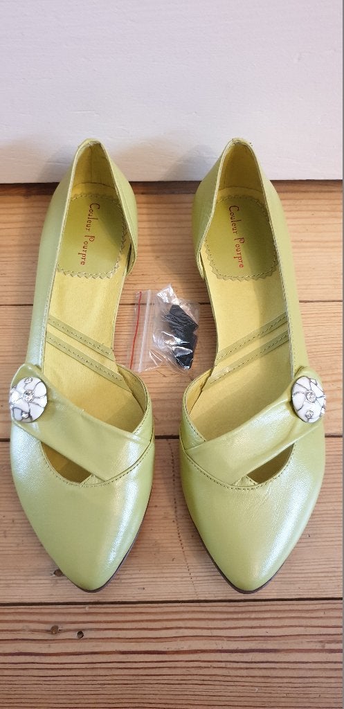 Article NEUF : Ballerines cuir Couleur Pourpre - Pointure 37, Vêtements | Femmes, Neuf, Enlèvement ou Envoi, Vert, Couleur Pourpre
