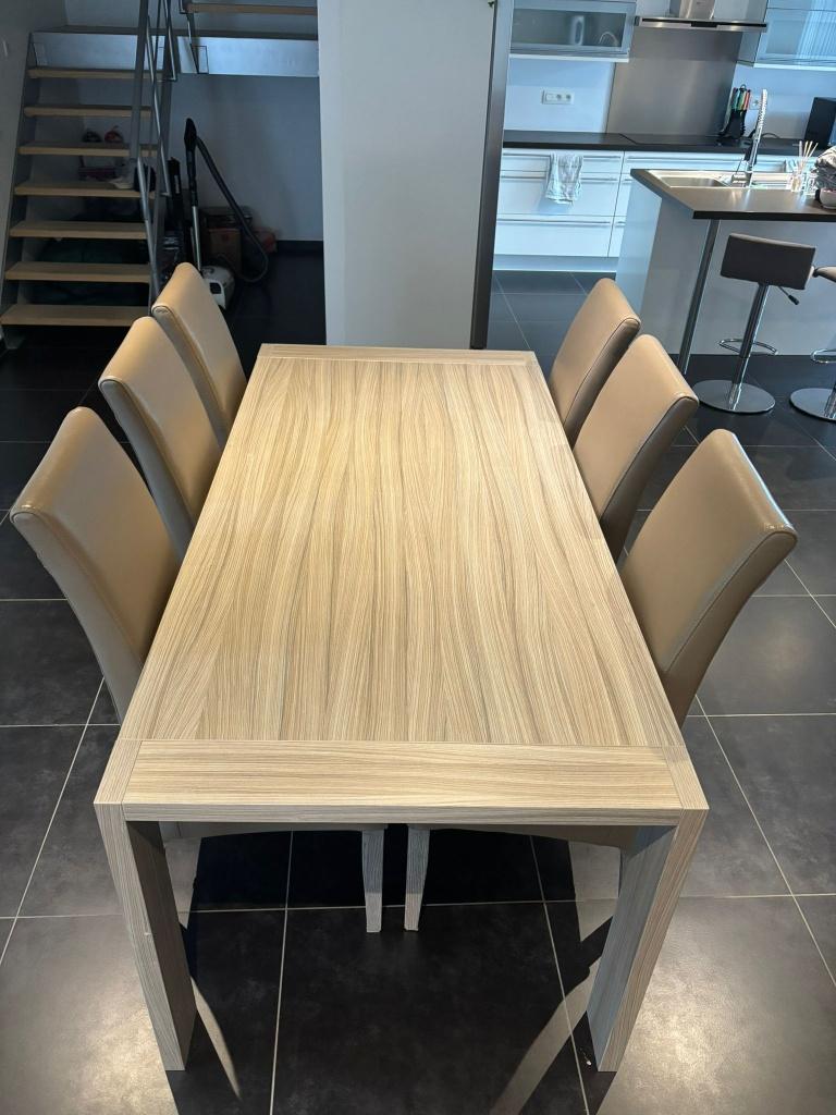 Eetkamer, Ophalen, Zo goed als nieuw, 4 tot 6 stoelen