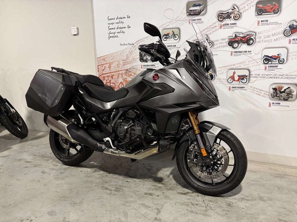 Honda NT1100 DCT nieuwste versie met opties (bj 2026), Motoren, Bedrijf, Meer dan 35 kW, Toermotor, 1100 cc