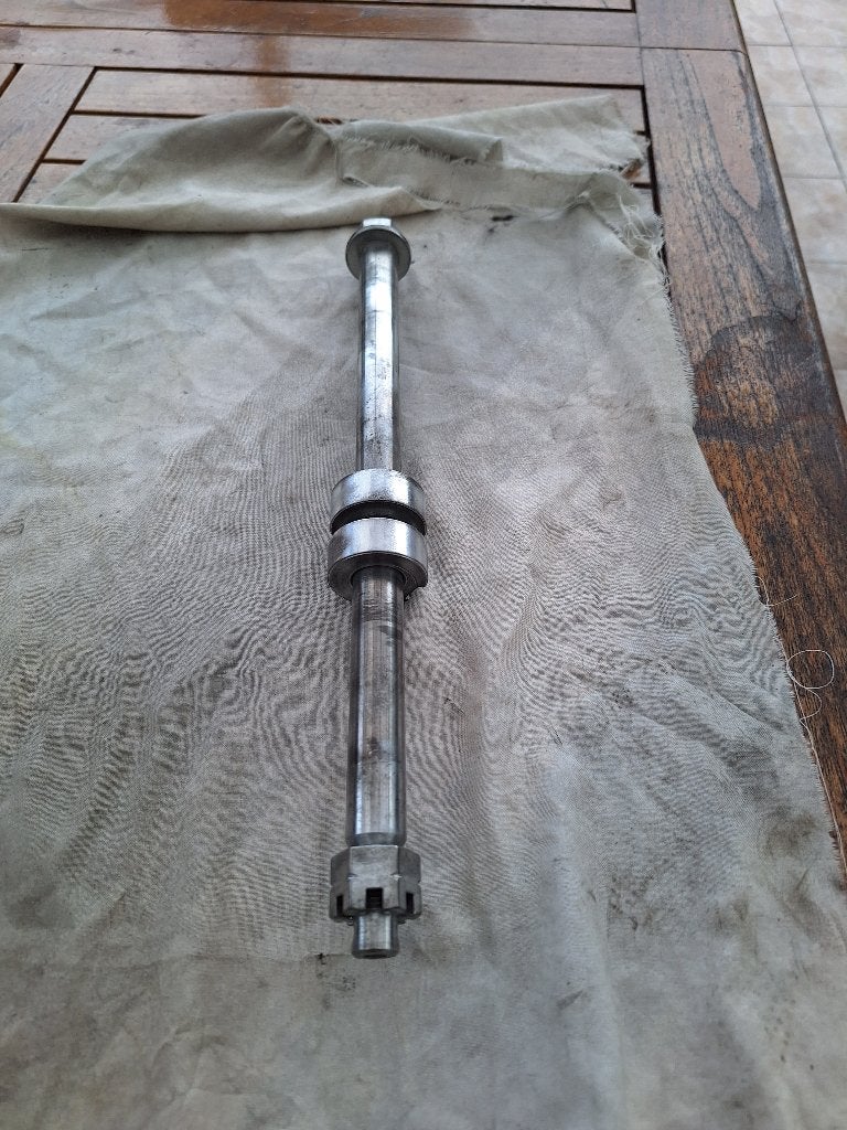 Axe roue arrière, Enlèvement, Utilisé
