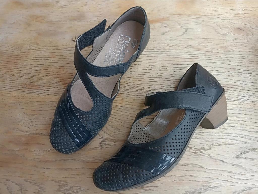 Chaussures petit talon noires pointure 36 Rieker, Enlèvement ou Envoi, Comme neuf, Ballerines, Noir