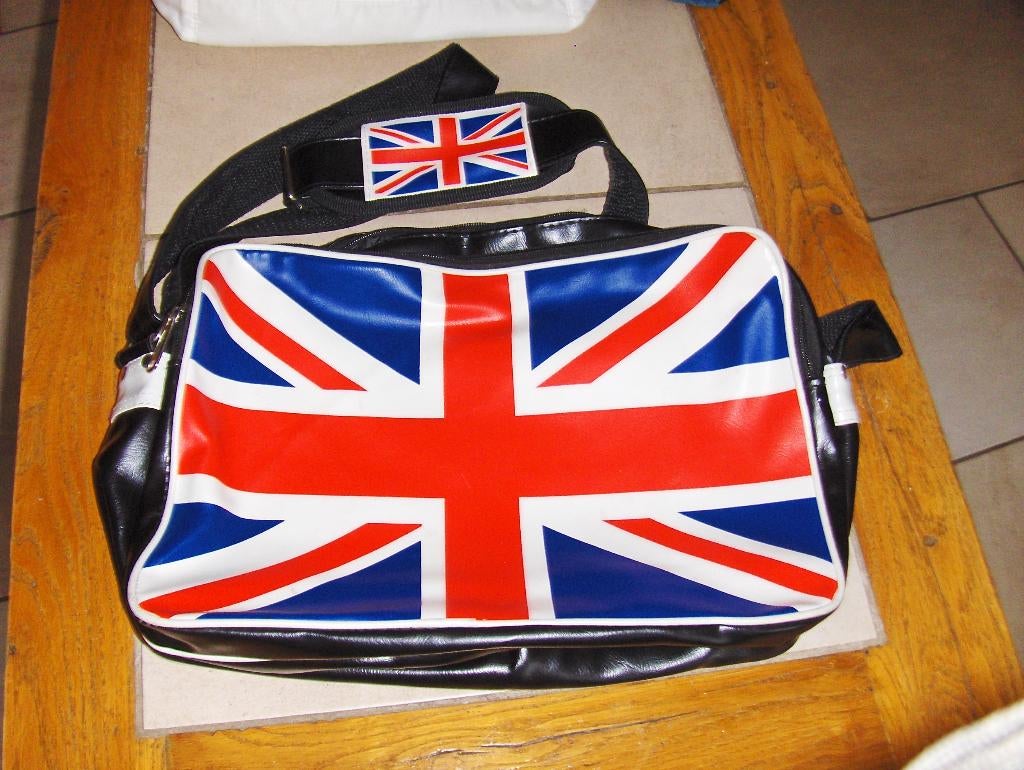 Sac à bandoulière en simili jamais servi., Handtassen en Accessoires, Tassen | Schoudertassen, Ophalen of Verzenden, Nieuw