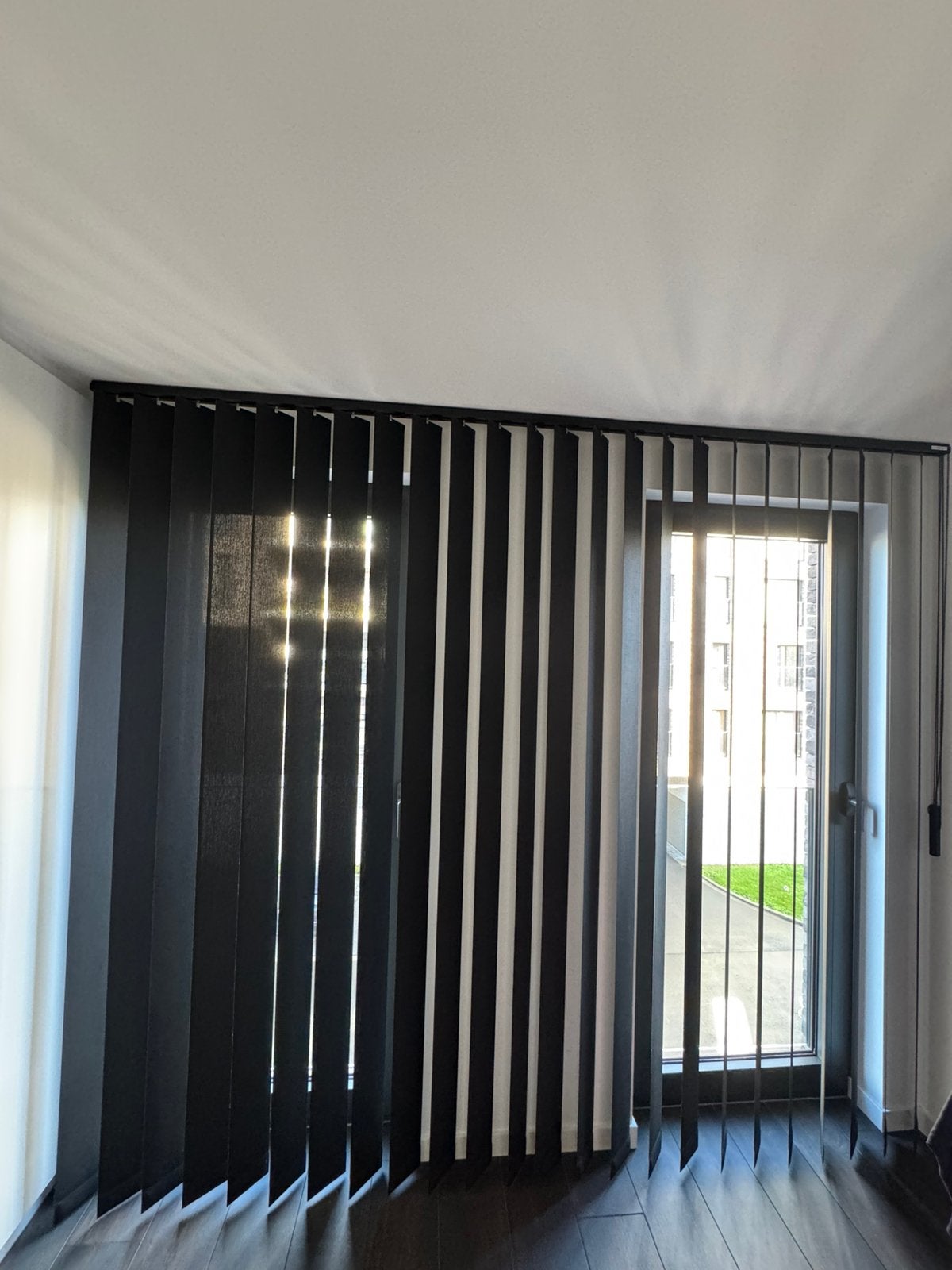Louverdrape verticale jaloezieen, Huis en Inrichting, Ophalen, Zo goed als nieuw, Zwart, Jaloezie