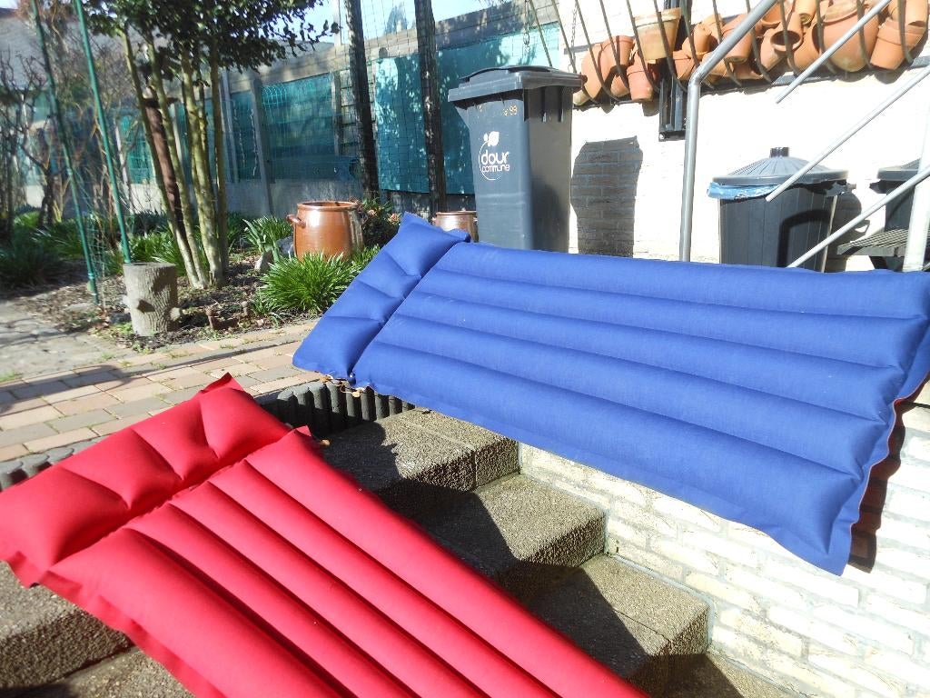 3 matelas de camping, Caravanes & Camping, Enlèvement, Pompe intégrée, Utilisé, 1 personne