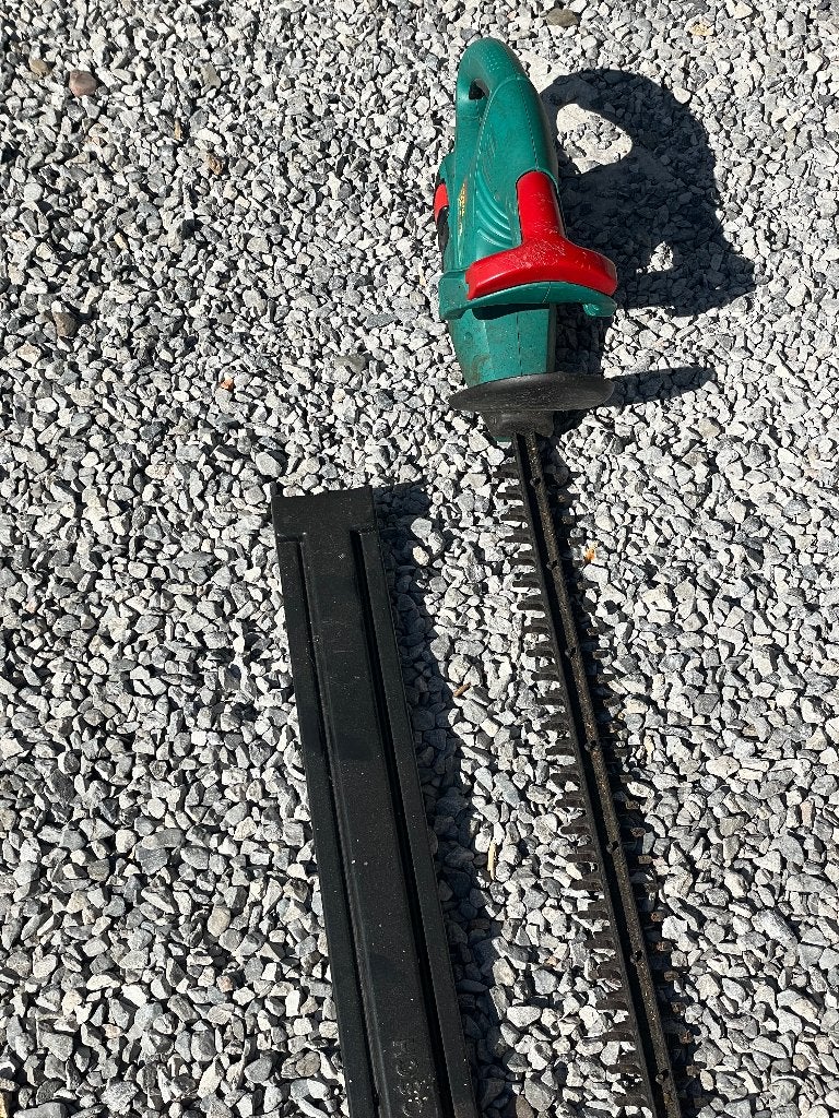 taille haie Bosch coupe electrique a accus, Enlèvement, Utilisé, Batterie, Bosch