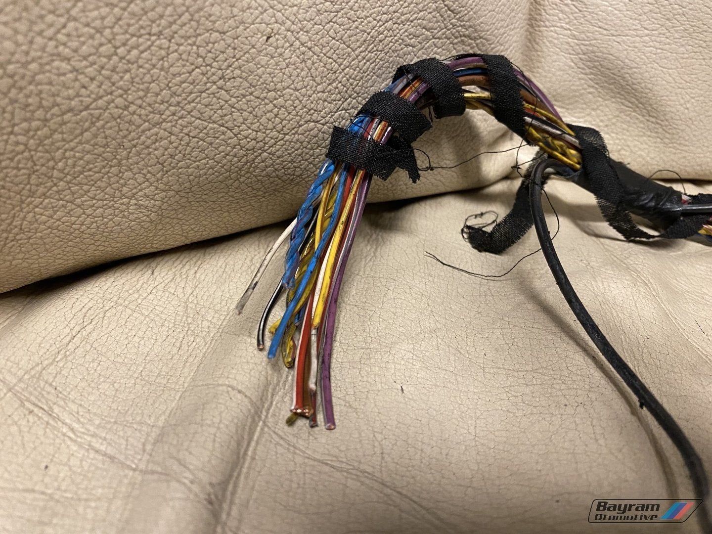 Bmw radio stekker kop origineel kabelboom E36 E34 E32 E30 M3, -, Utilisé, -, Enlèvement ou Envoi